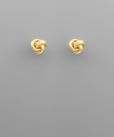 Gold love knotted studs measuring 0.4in. Perfect classy everyday studs.