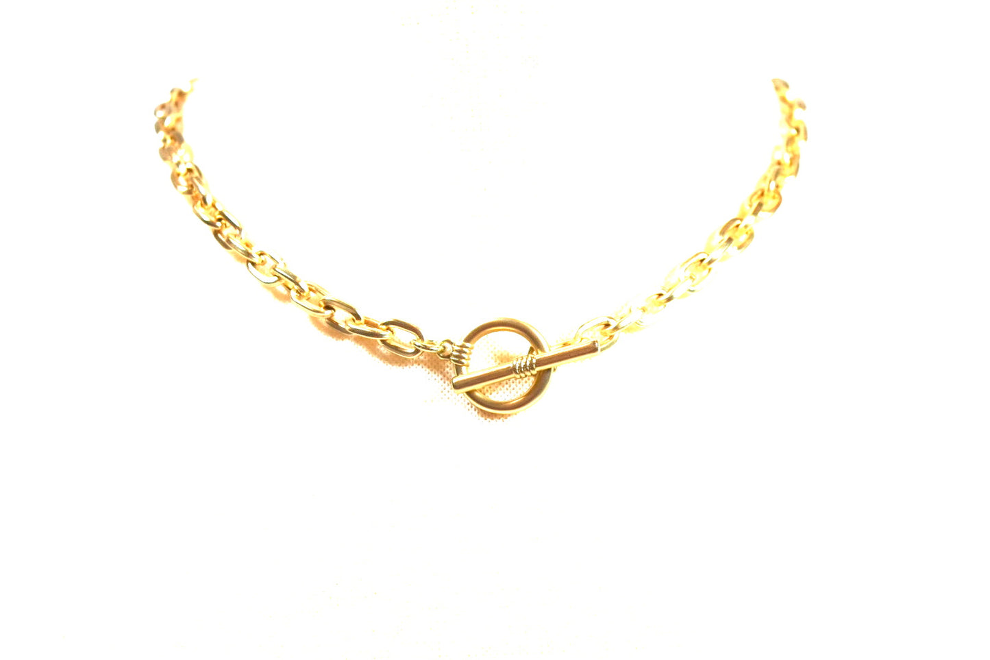 16 in chain choker in gold featuring toggle clasp.