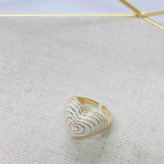 Echo Heart Ring White